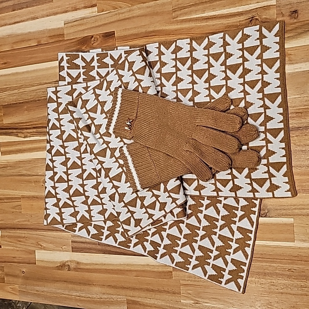 Michael Kors Scarf and Gloves Set NEW